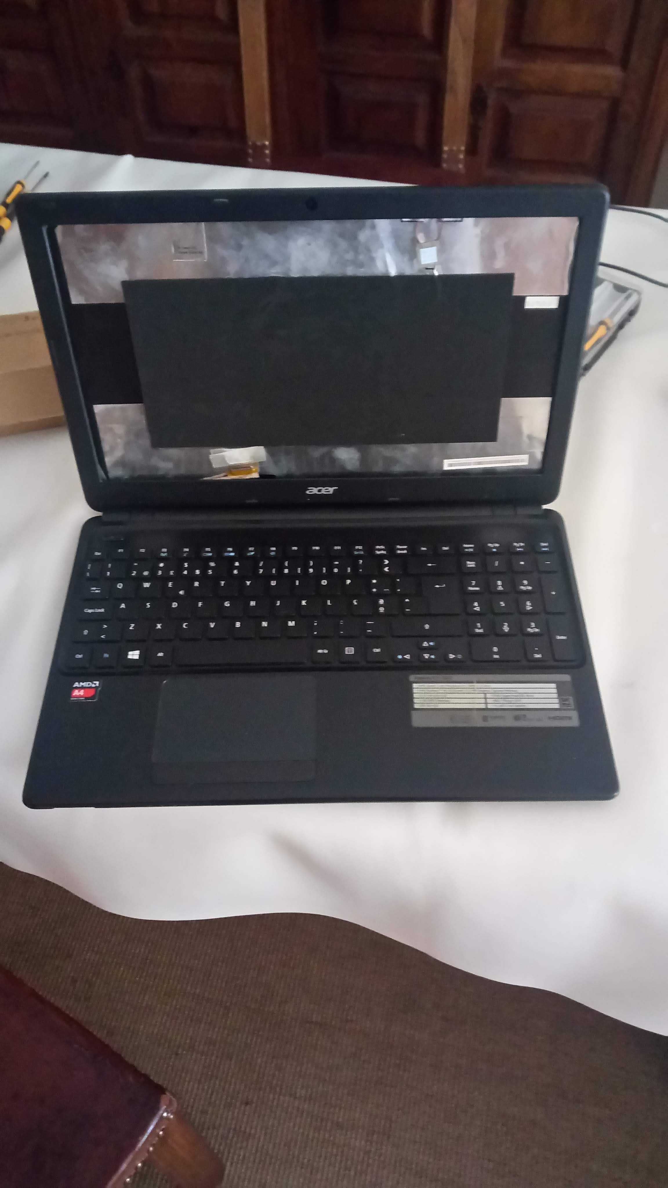 Portátil Acer Aspire E1-522  - Para Peças