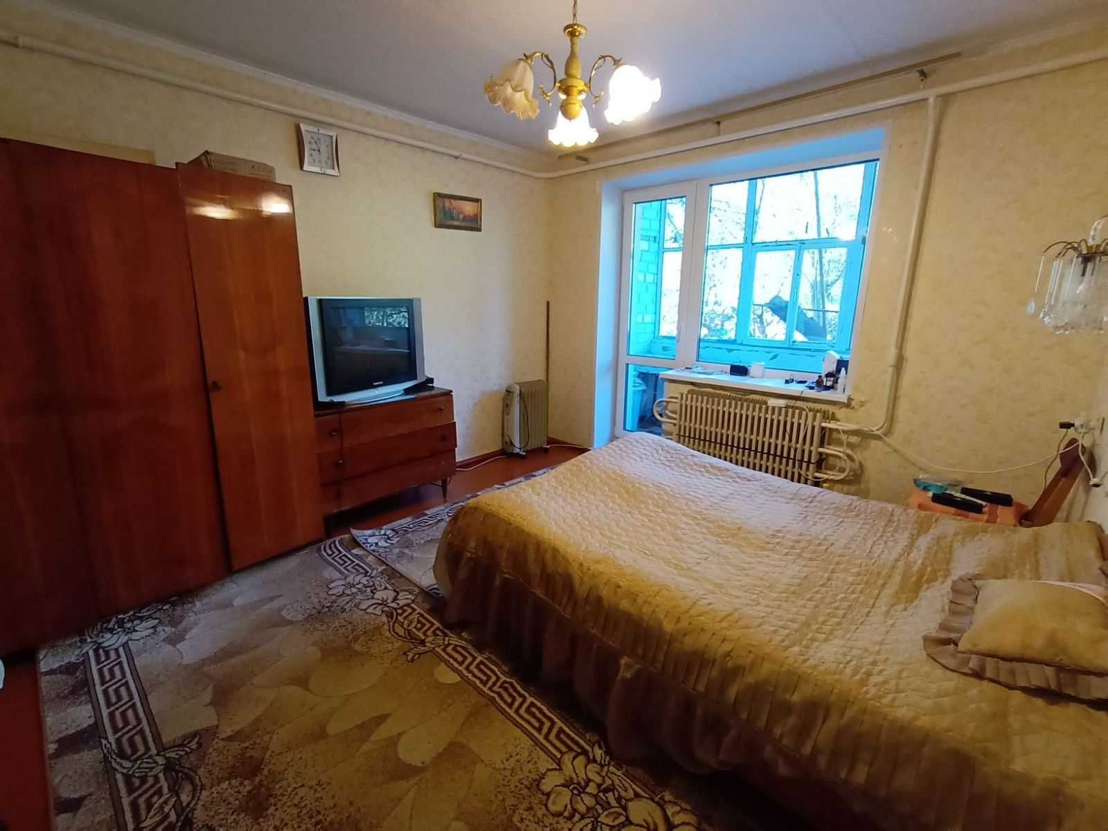 Продам 3-кімнатну квартиру в м.Ізюм Харківська обл.