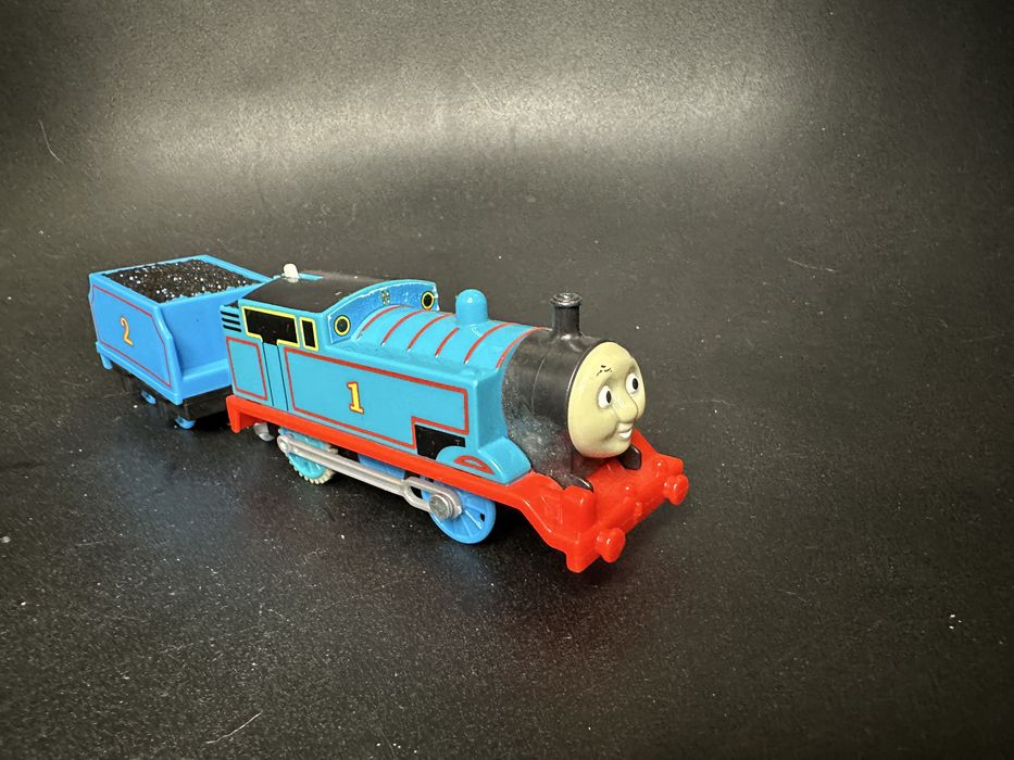 Моторизований поїзд Thomas з пасажирськими вагонами Thomas & Friends