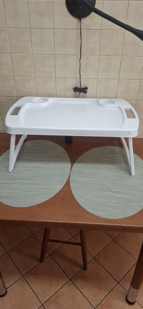 Stolik do łóżka nowy