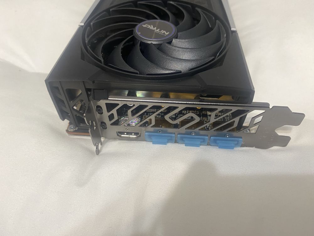 Sapphire nitro+ rx6800, як нова