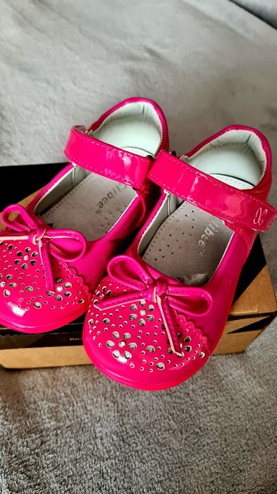 NOWE piękne buty dla dziewczynki r.24 i 23