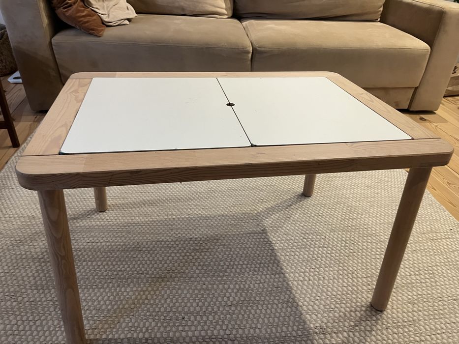 Stolik Flisat z Ikea oraz 2 krzeselka