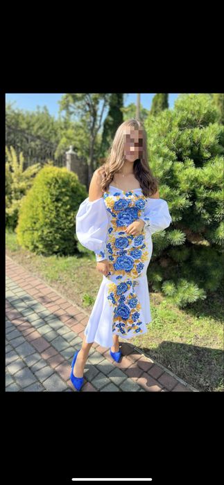 Вишите плаття (машинна вишивка)