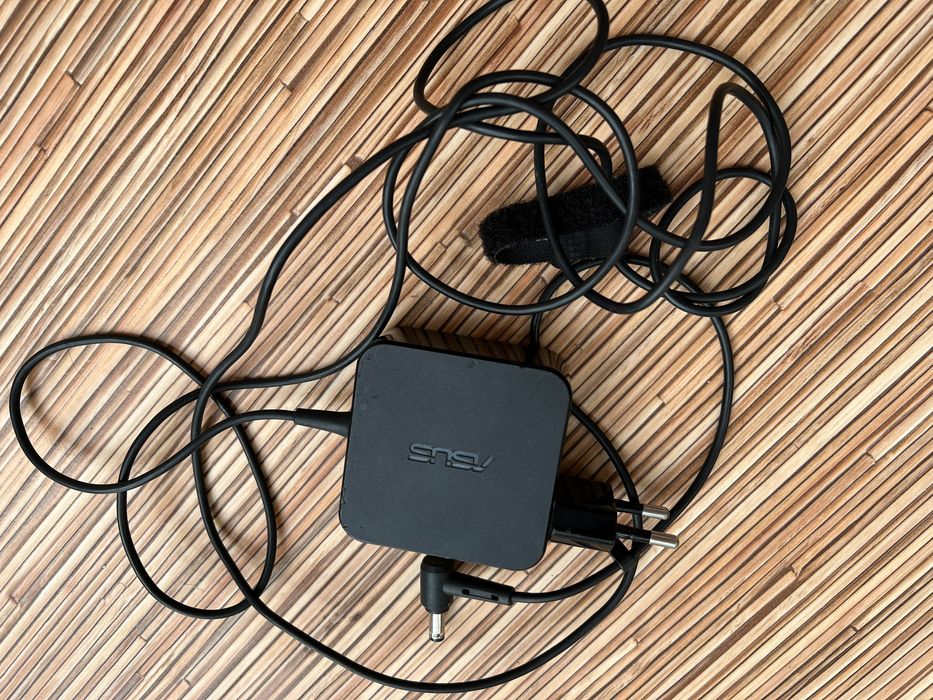 Блок живлення Asus