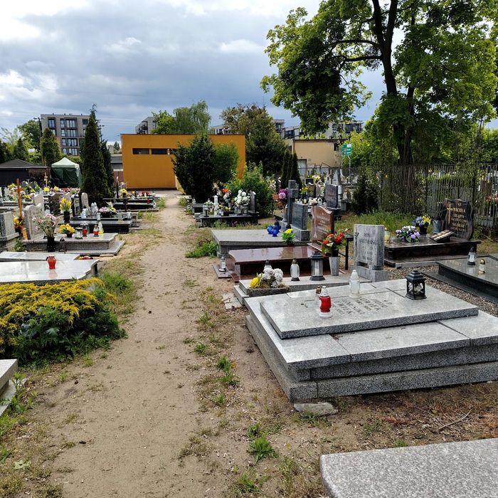 Odstąpię zamienię miejsce pochówku na cmentarzu grób