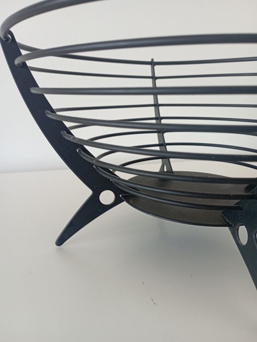 Fruteira de aço cor preta