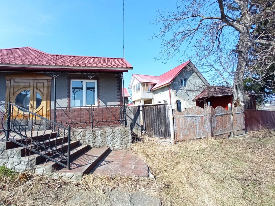 Продається господарство та магазин.