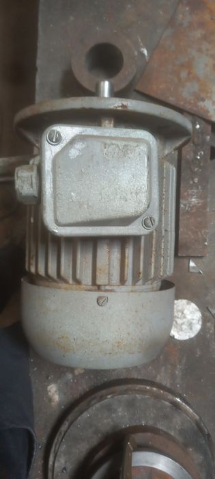 Электродвигатель фланцевый 4АМ80 1,1 кВт 1400 об