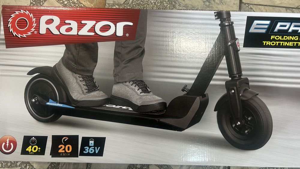 Hulajnoga elektryczna razor e-prime 250 w