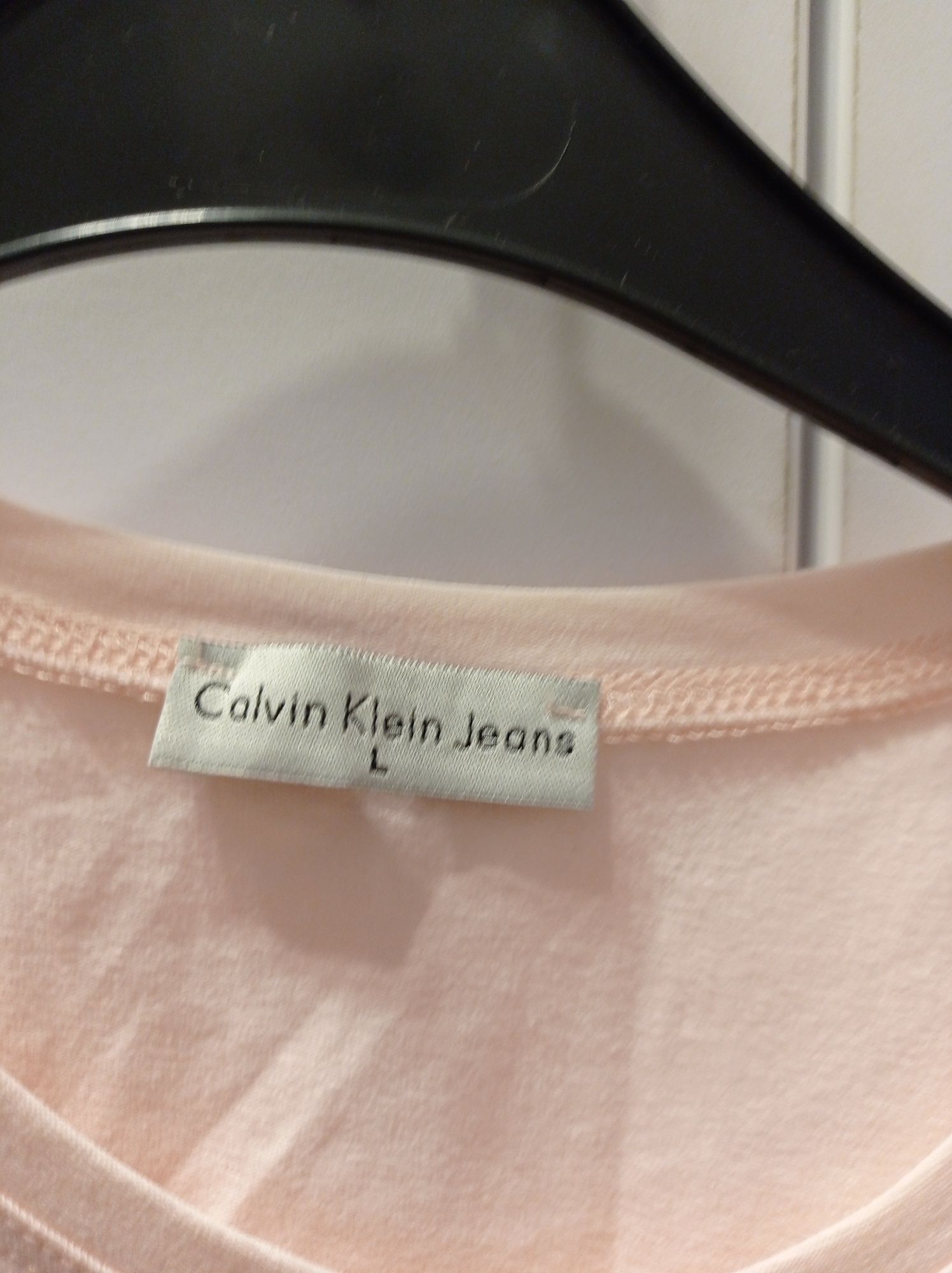 T-shirt firmy Calvin Klein L