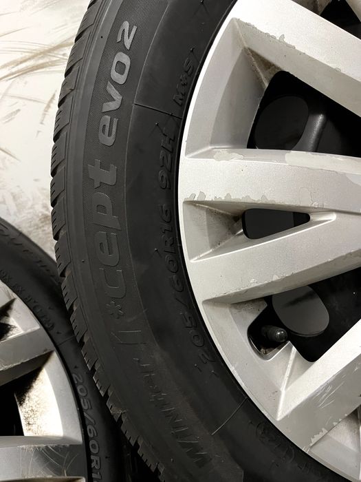 Koła zimowe Skoda Vw 205/60/16 92H 5x112 Blizzak LM005 dot21 i 2023r.