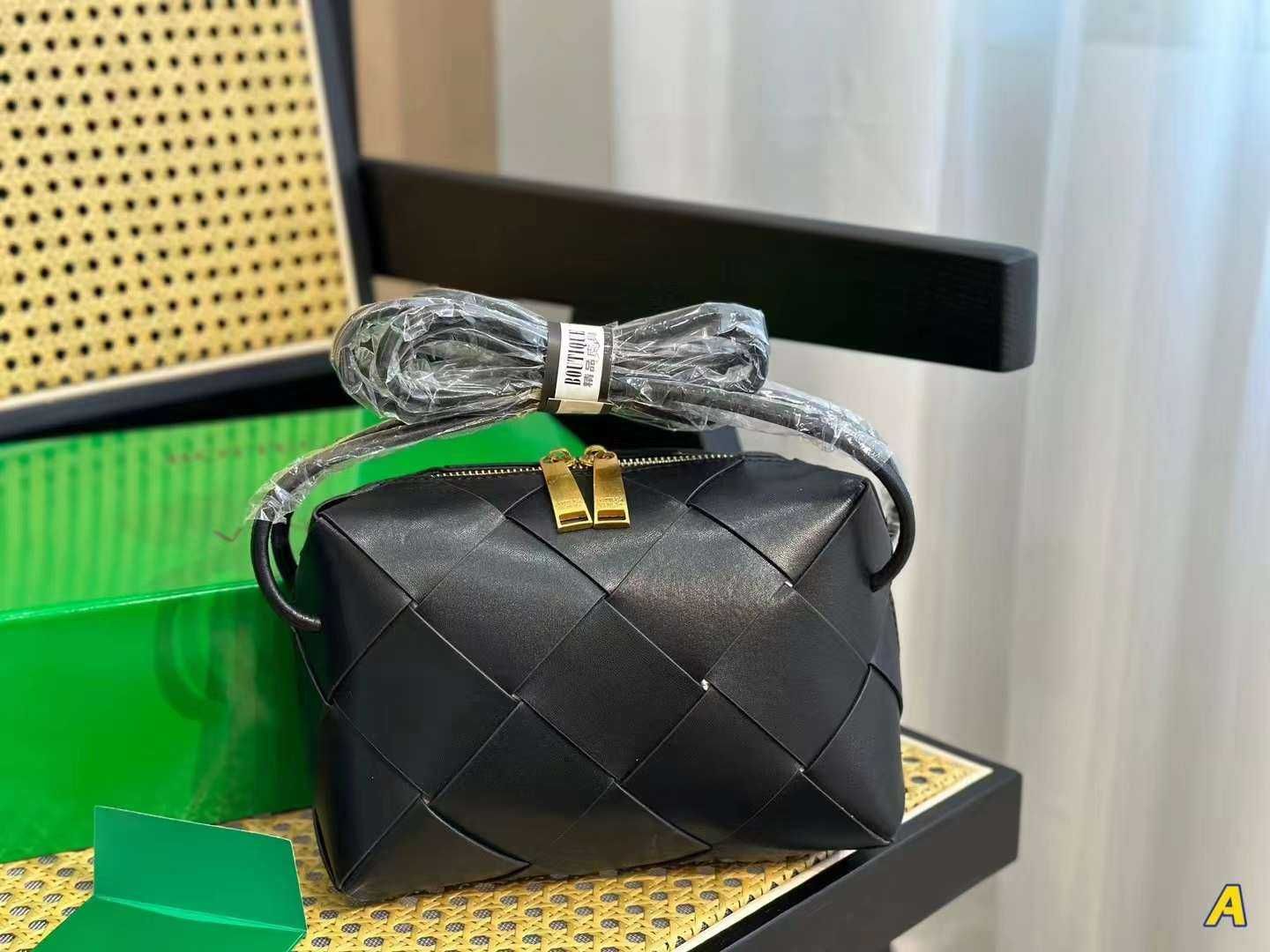 Torebka Bottega Veneta damska torba 444-01