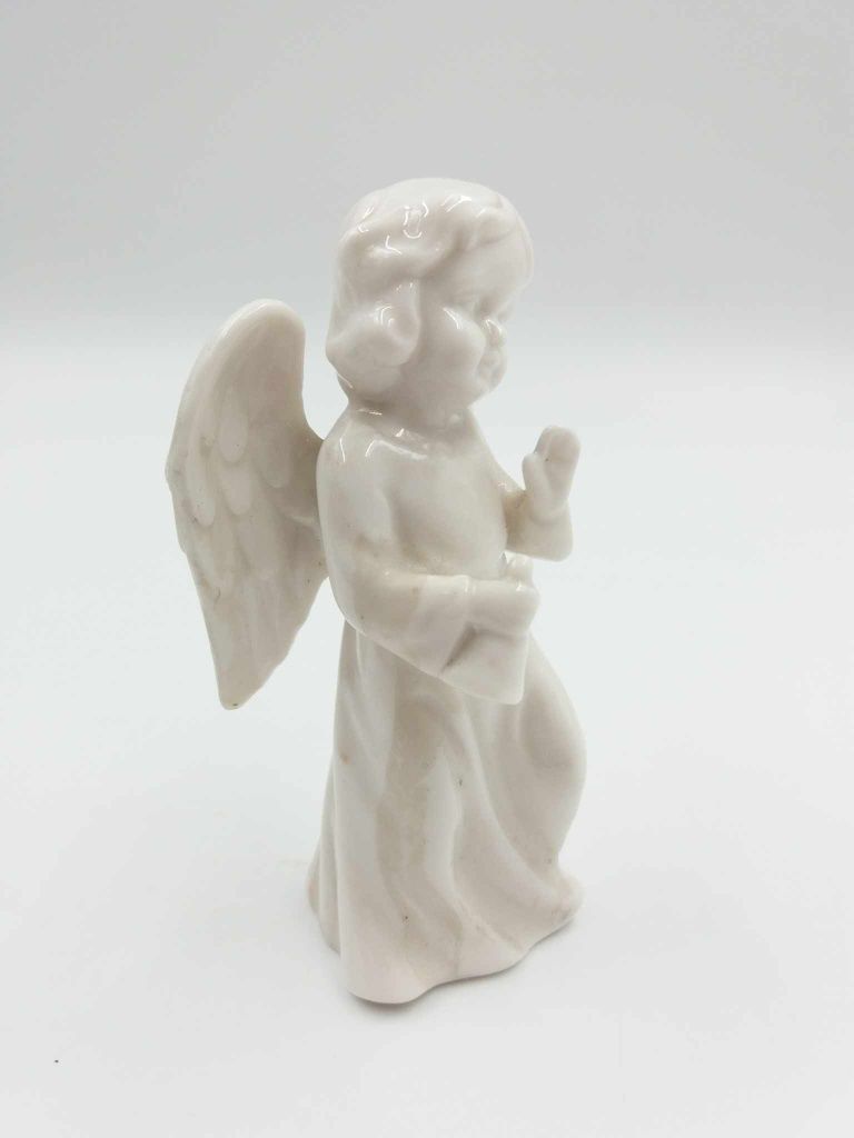 Biała porcelanowa figurka aniołka polecam