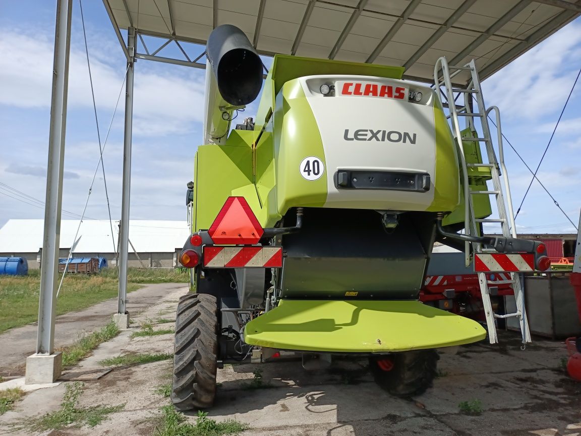 Claas Lexion 750 TT 4x4/V750