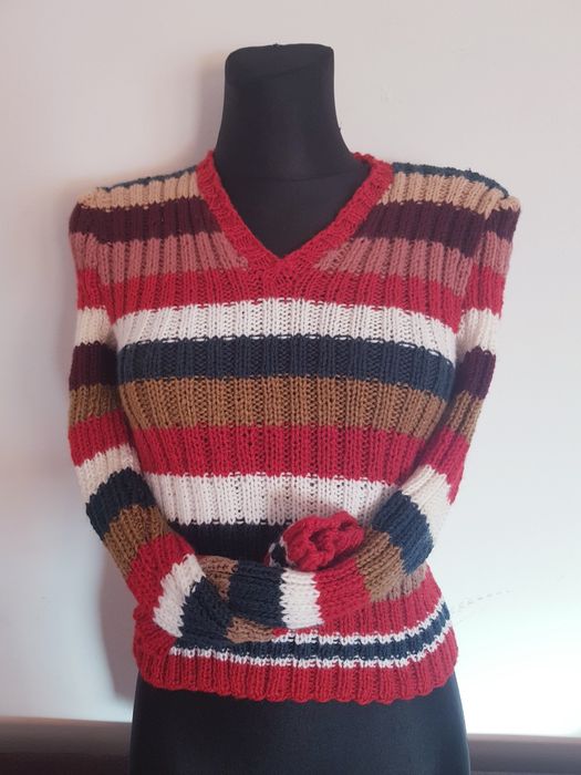 Kolorowy sweter damski robiony na gruntach Top Vintage rozmiar XS/S .