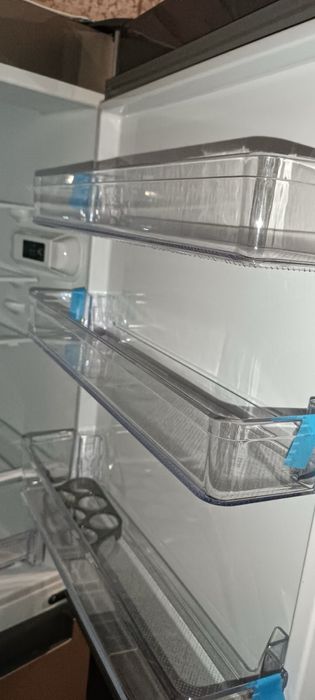 Холодильник новий