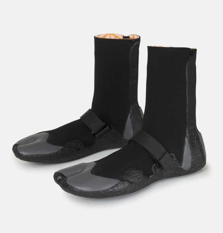 Botins de Surf Deeply сomo novos, tamanho: 42-43.