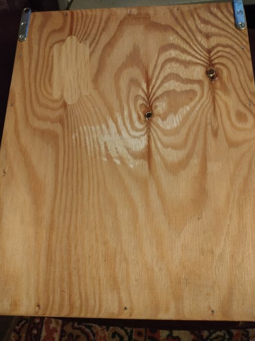 Drewniana szafka na klucze