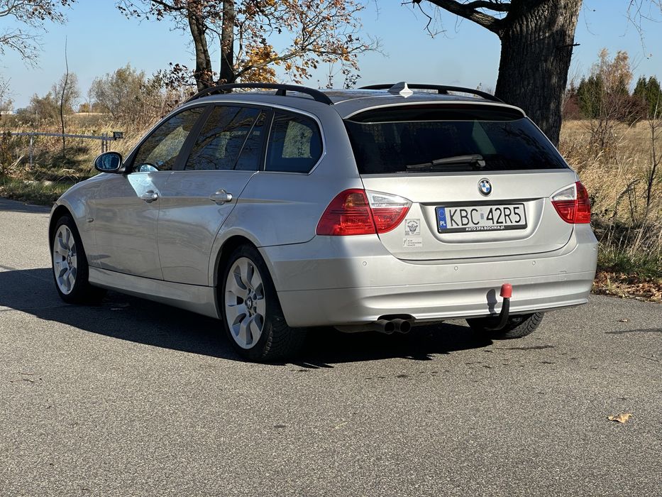 BMW 325xi bogate wyposażenie i mały przebieg