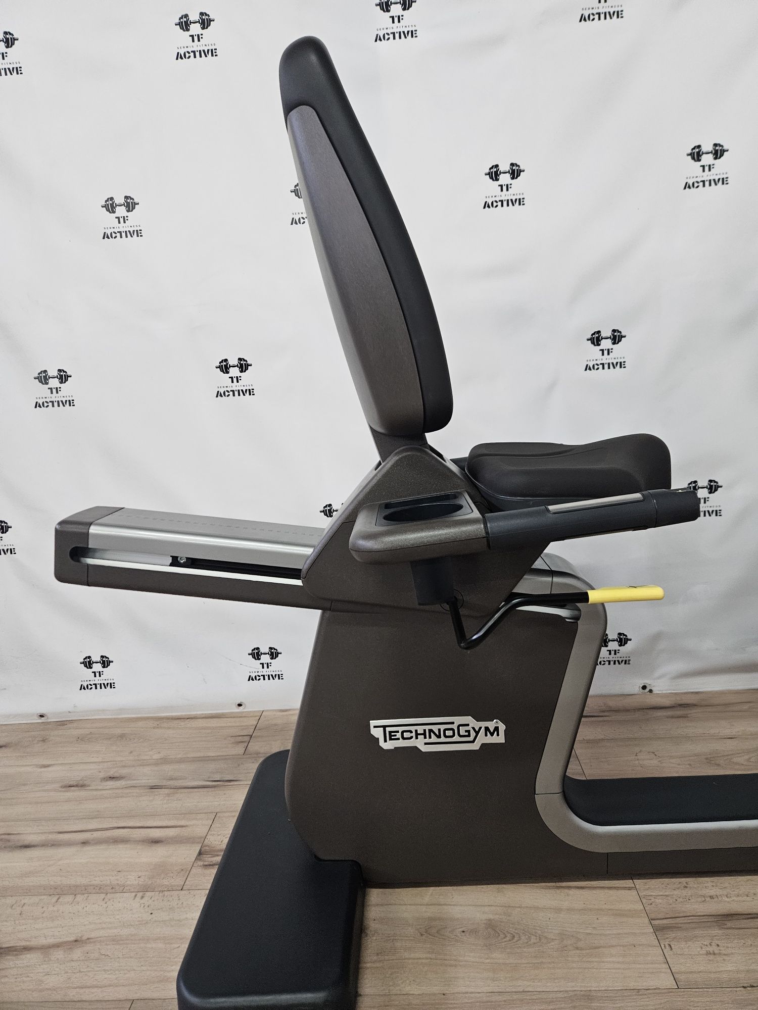 Rower poziomy technogym artis recline unity3