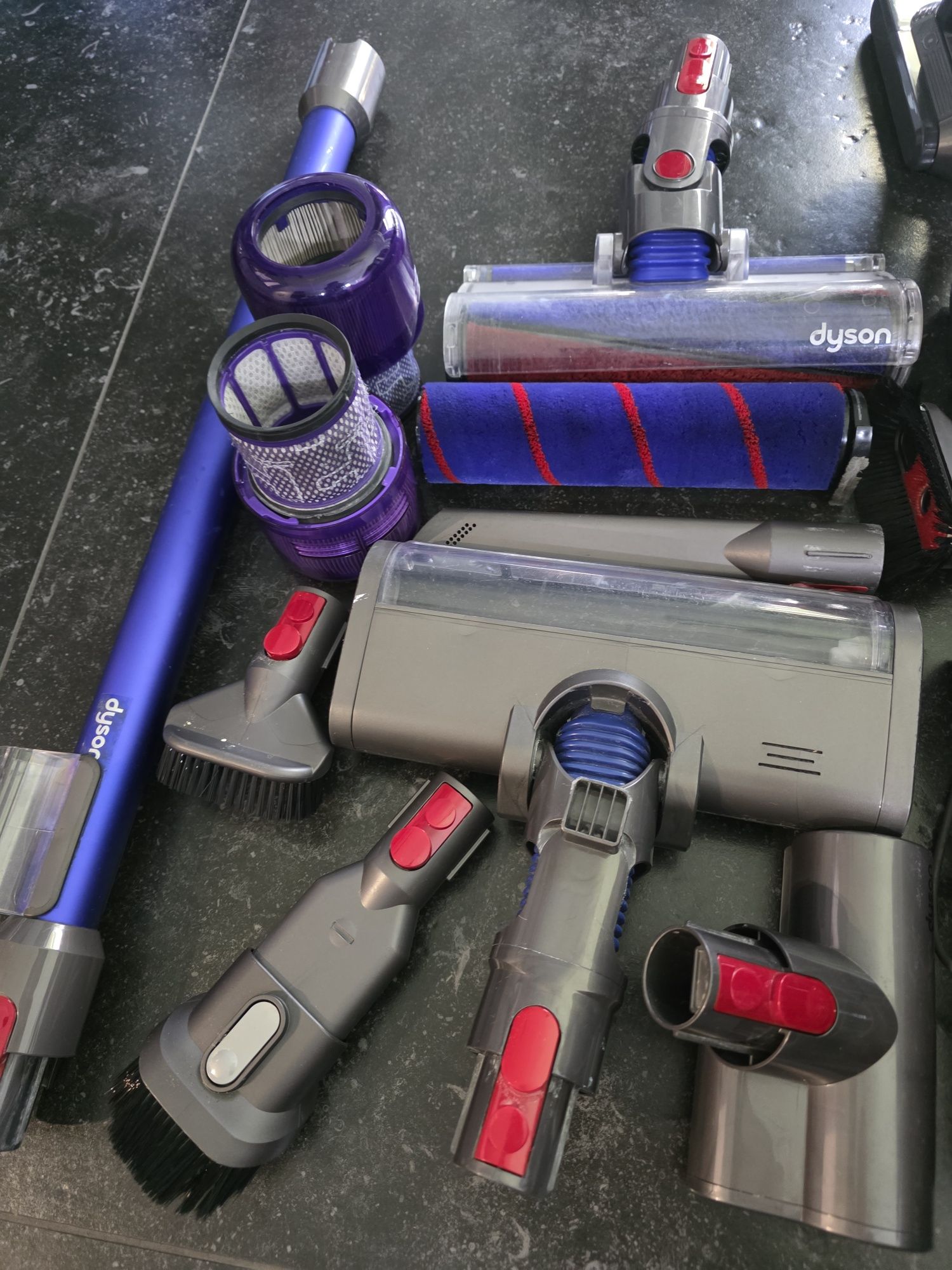 Dyson v11 absolute
