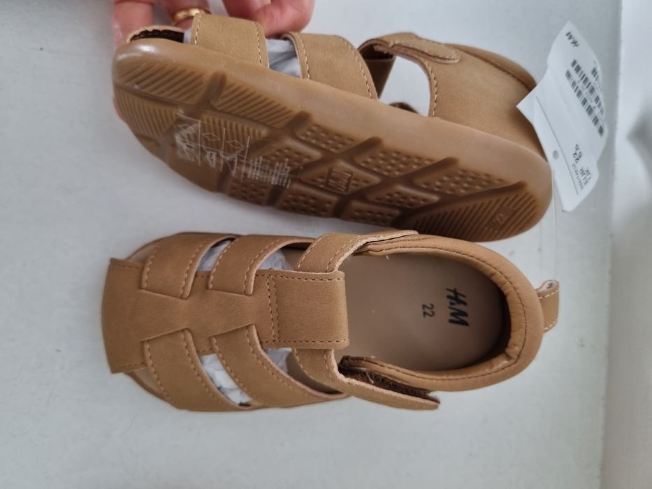 4 pares sandálias HM novas t22