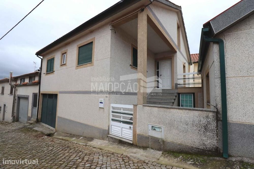 Moradia V2 + V2 Gestosa - Vinhais