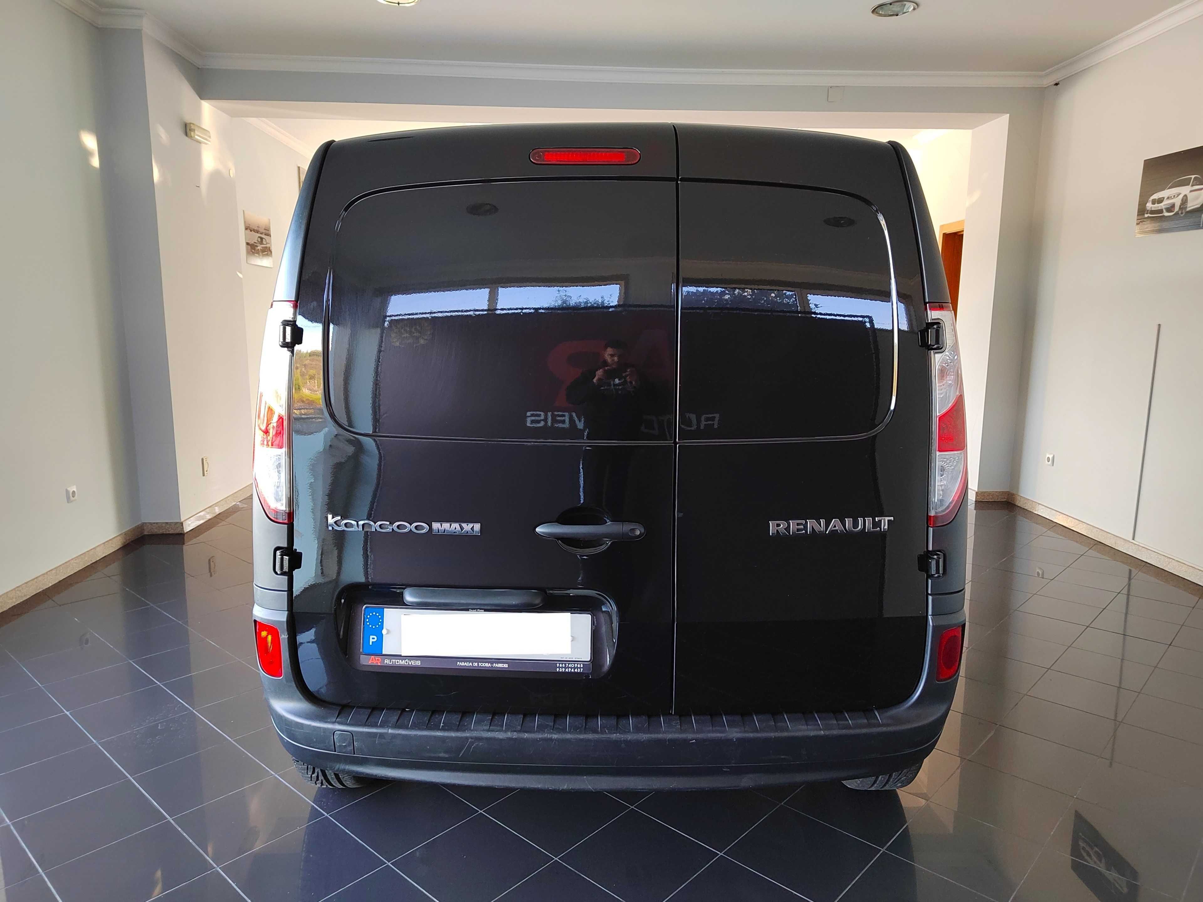 Renault Kangoo Maxi * 115 CV *6 velocid*2020 * 3 lug* IVA Dedutível