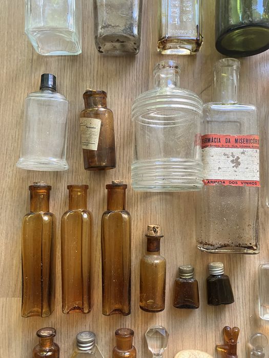 Frascos de farmacia antigos