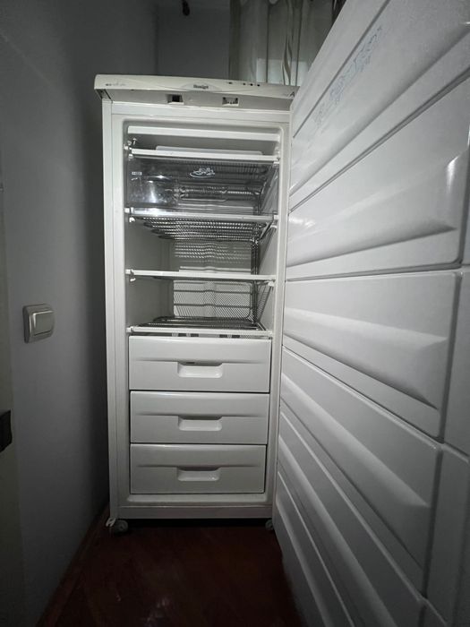 Морозильна камера Snaige 196л