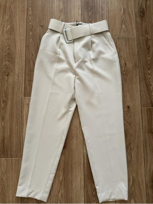 Базові світлі брюки Zara розмір М