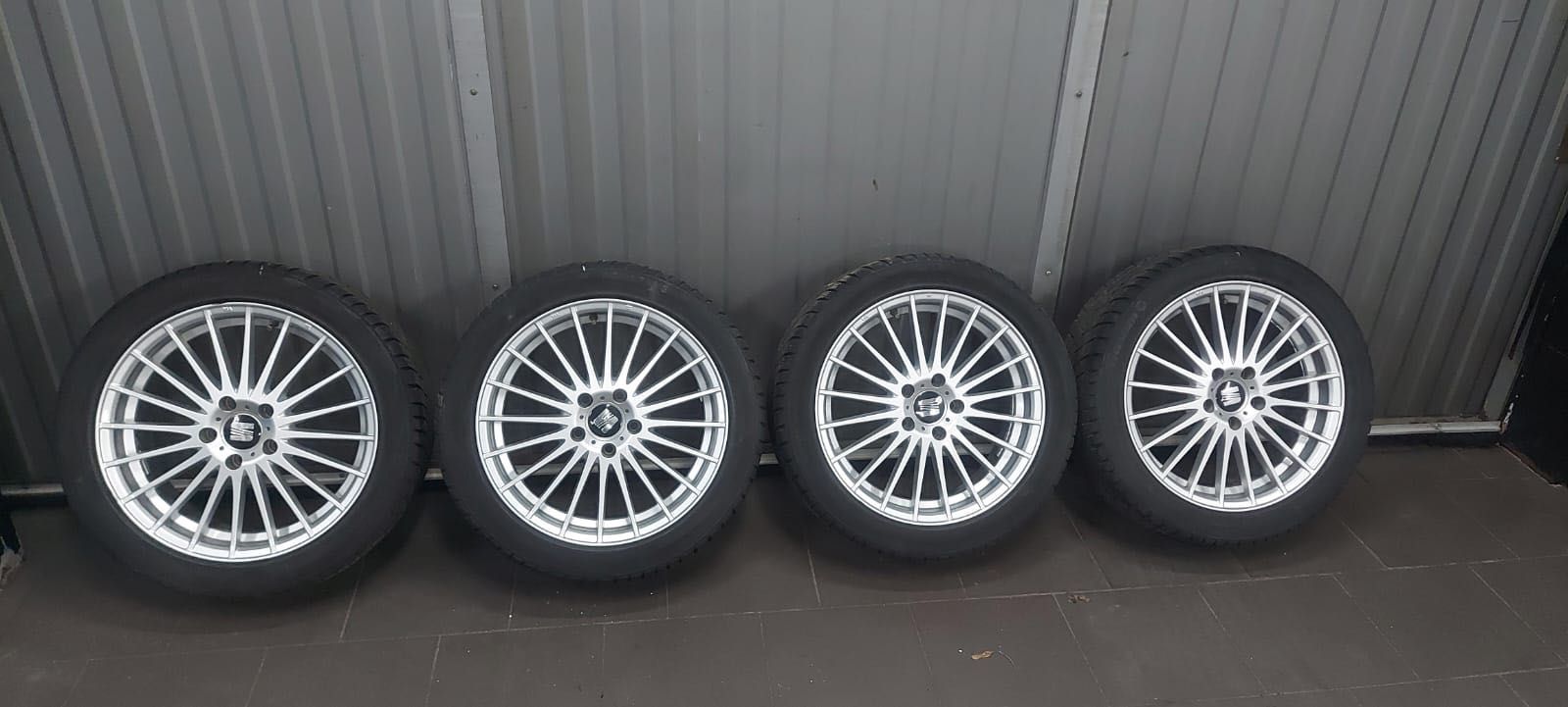 Alufelgi  z  oponami zimowymi R17