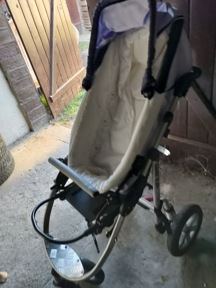 Wózek spacerowy dla dziecka