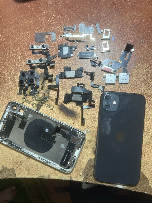 Iphone 11 запчастини