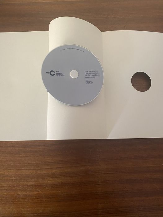 Low Carbon Cities - ISOCARP - Review 05