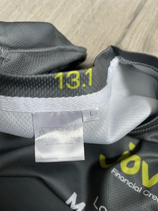 Спортивна футболка