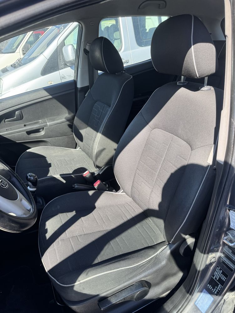 Kia Venga 1.4 Attract GPL