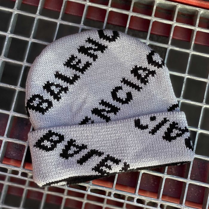 Жіночі брендові шапки