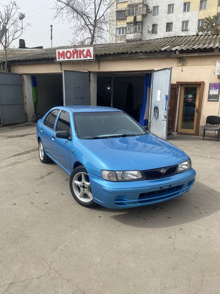 Nissan Almera 1.6 бензин