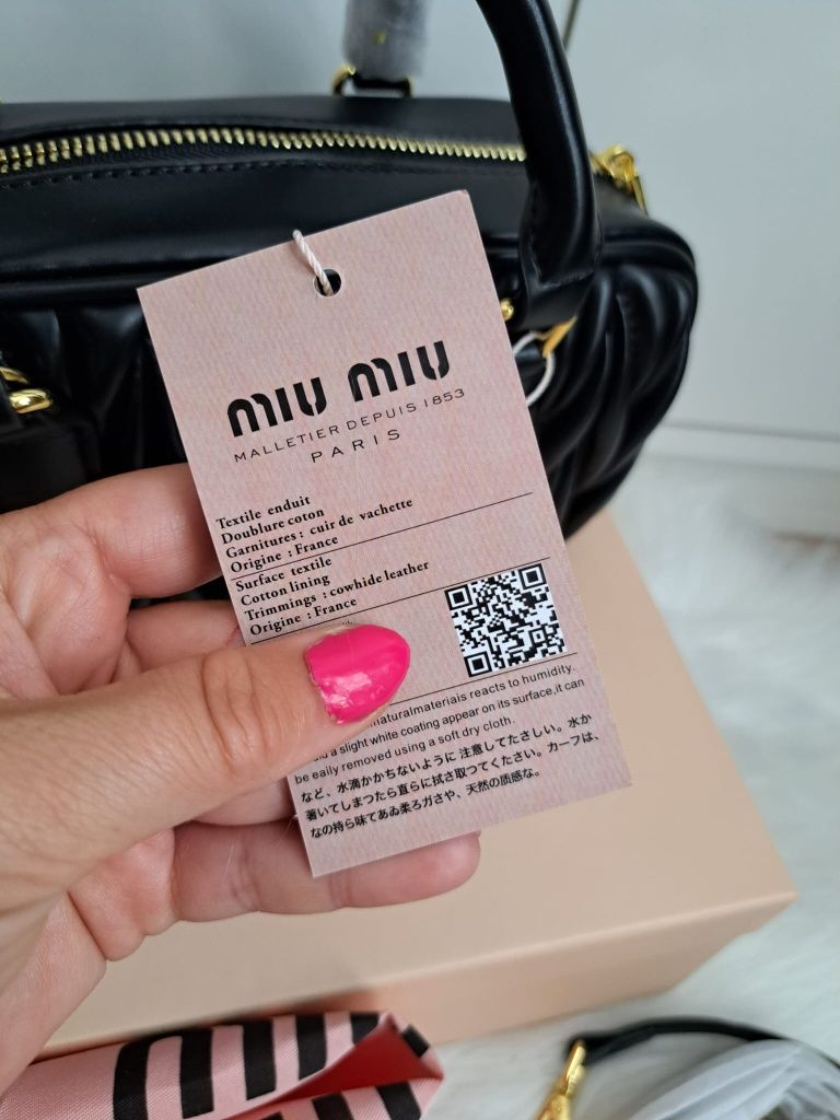 Nowa średnia torebka MiuMiu miu miu komplet box + worek + pasek na pre