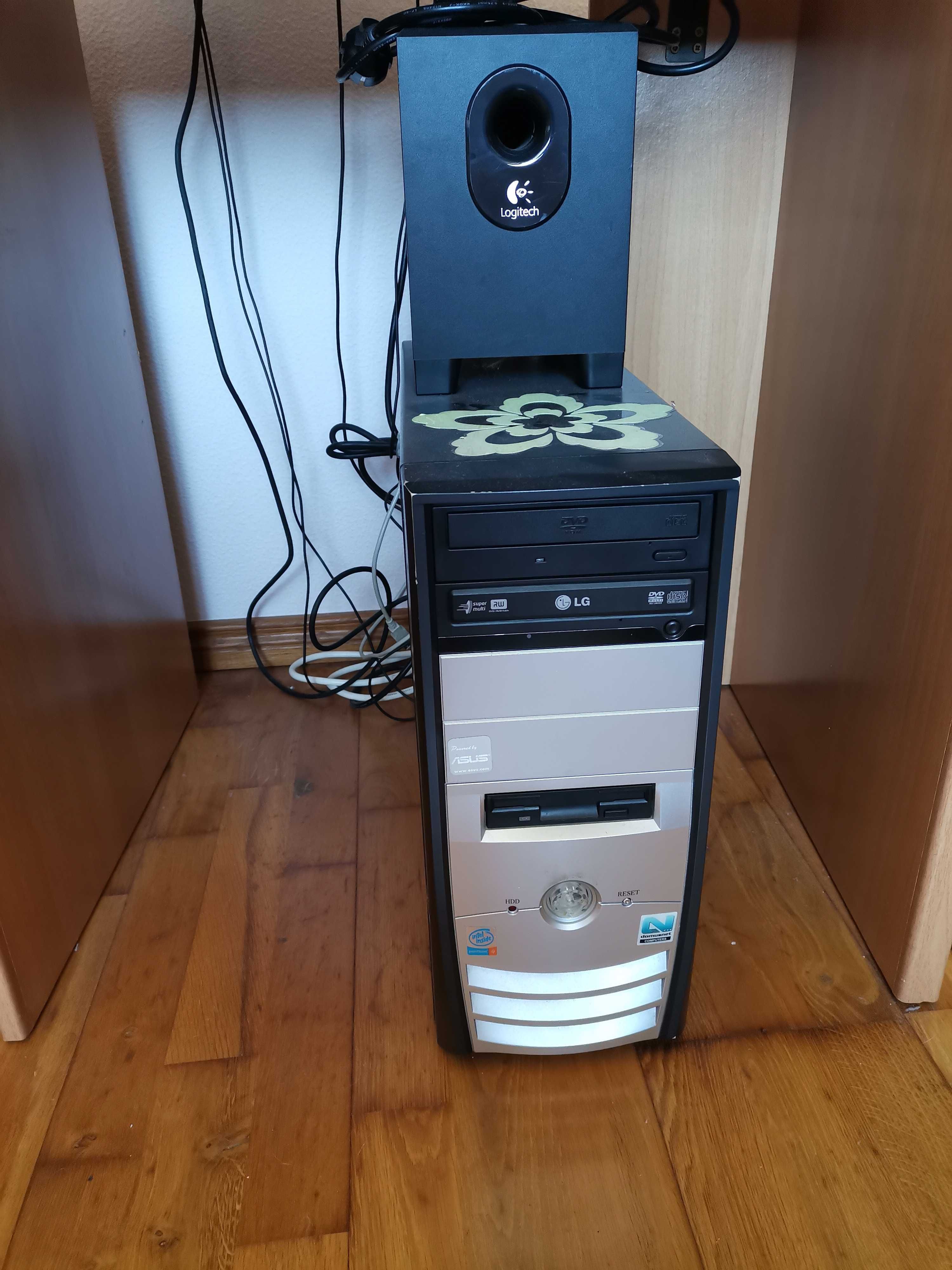 Computador fixo PC Desktop Tower