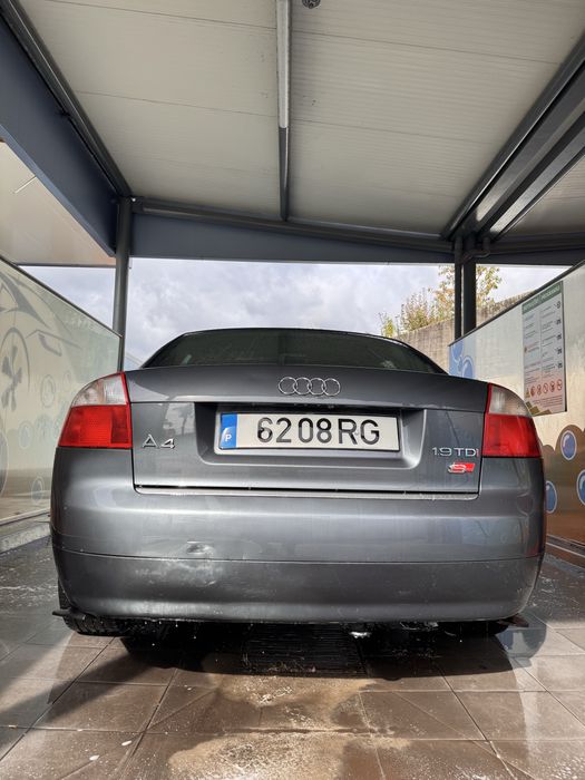 Audi a4 b6 carro muito bem estimado