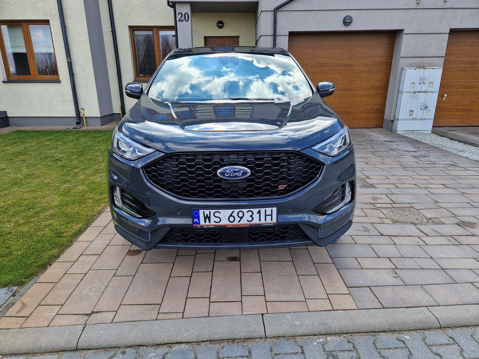 Sprzedam Ford Edge 2.7 V6
Ecoboost AWD - 2021 rok, bogate
wyposażenie!
