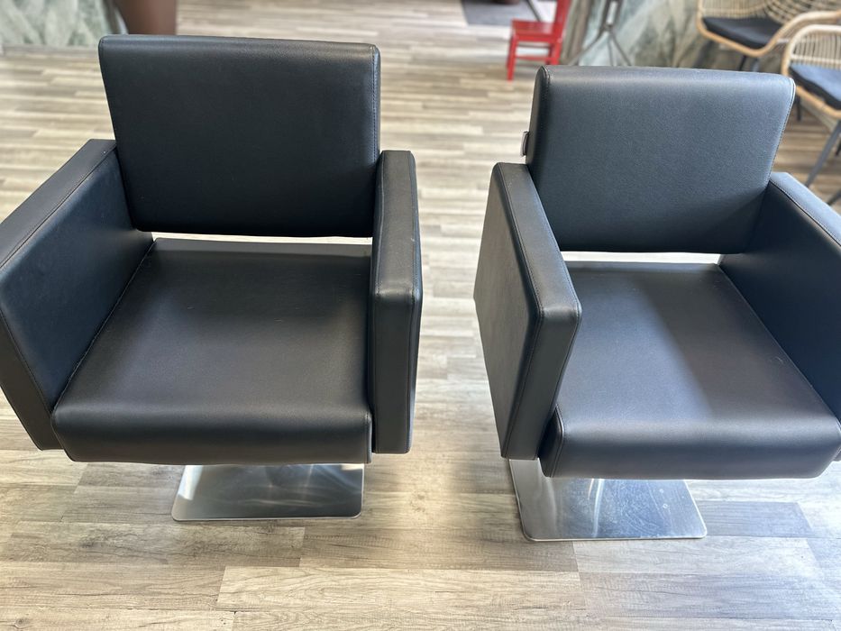 Fotele fryzjerskie oraz myjka