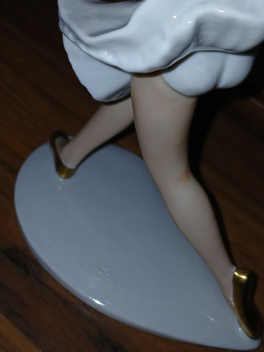 Stara figurka Wallendorf tancerka baletnica