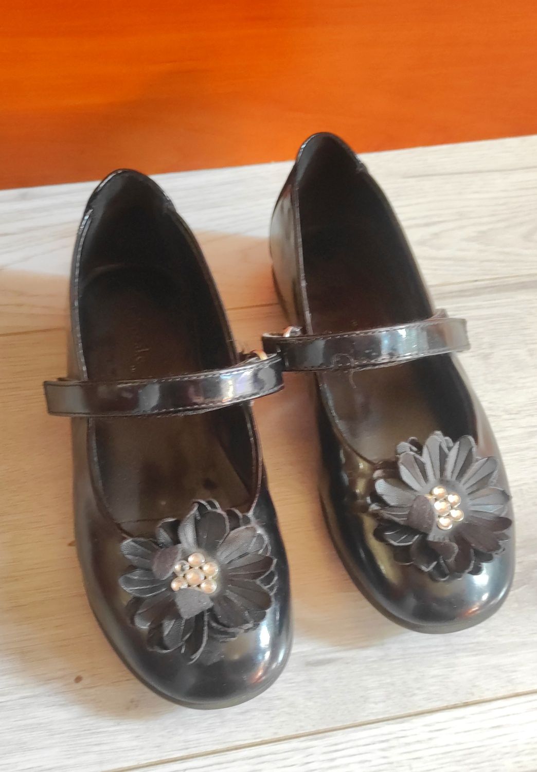 Pantofle, buty 30