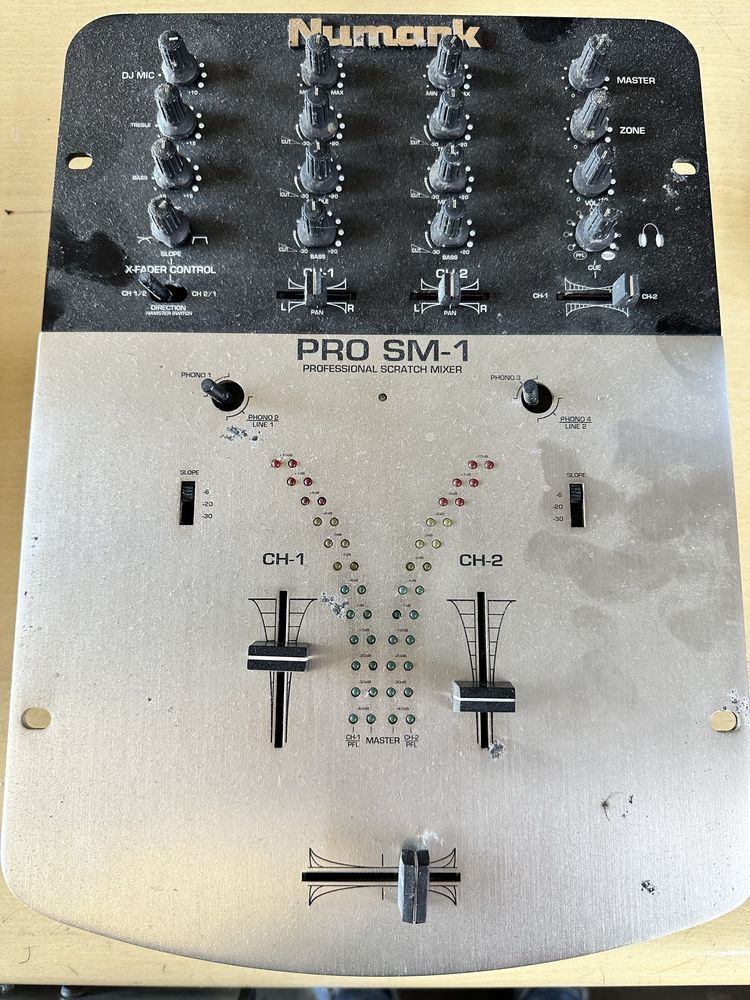 Mesa de mistura numark pro sm-1