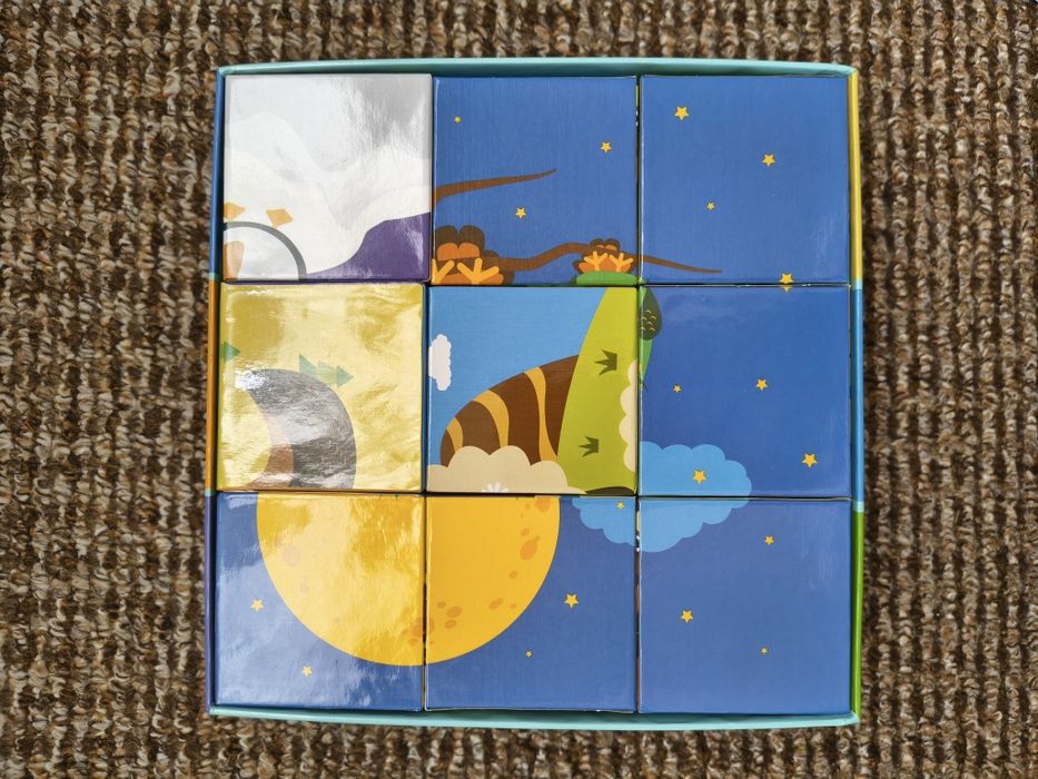 Розвиваючі кубіки для дитини.