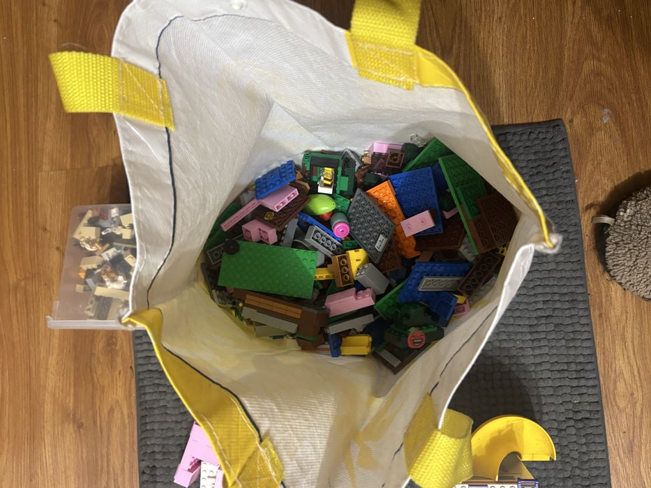 Продаю лего конструктор.